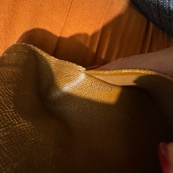 LV monogram medium sized wallet - Picture 11 of 11